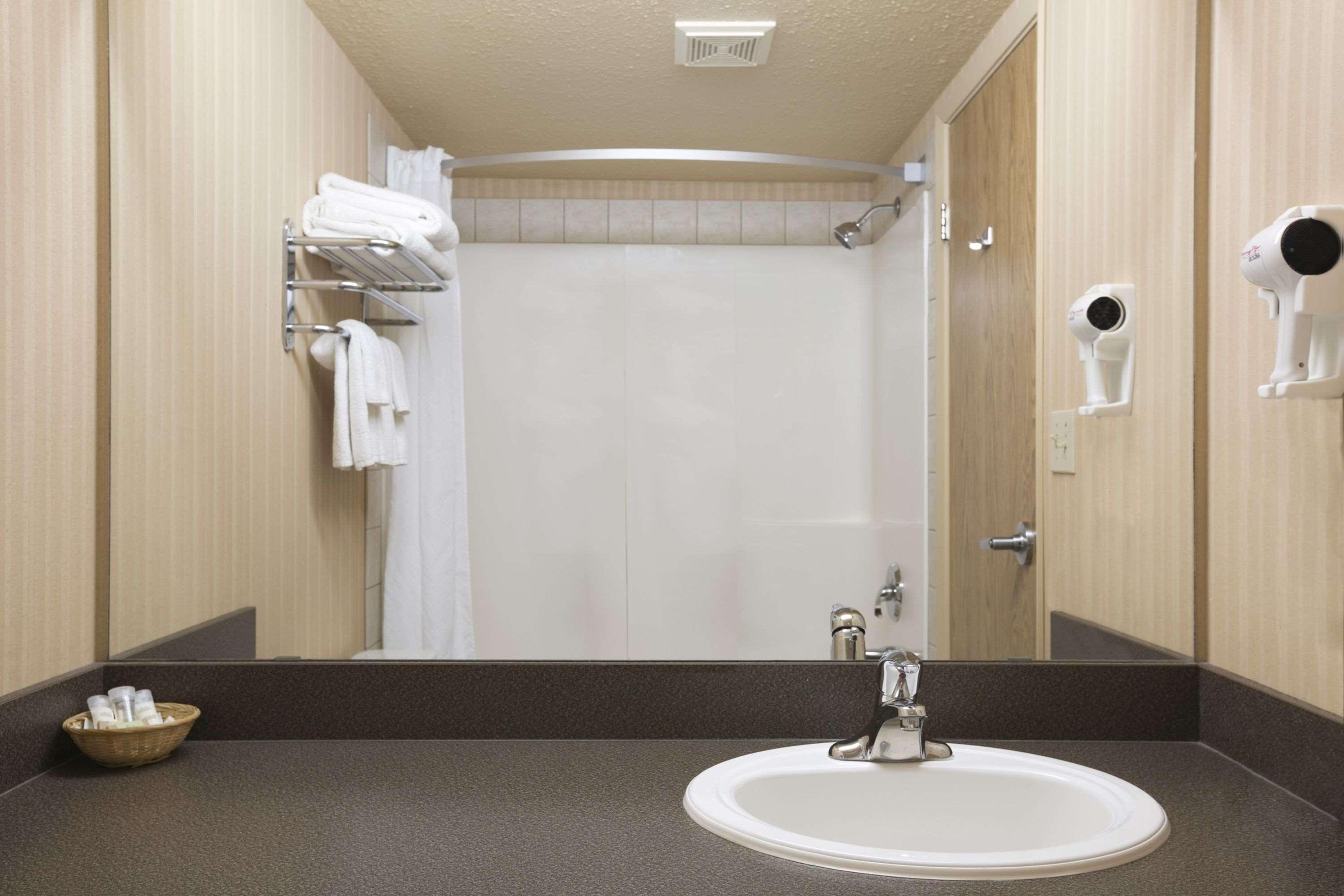 ซูเปอร์ 8 บาย วินด์แฮม ฟอร์ต เนลสัน บริติชโคลัมเบีย Hotel ฟอร์ทเนลสัน ภายนอก รูปภาพ