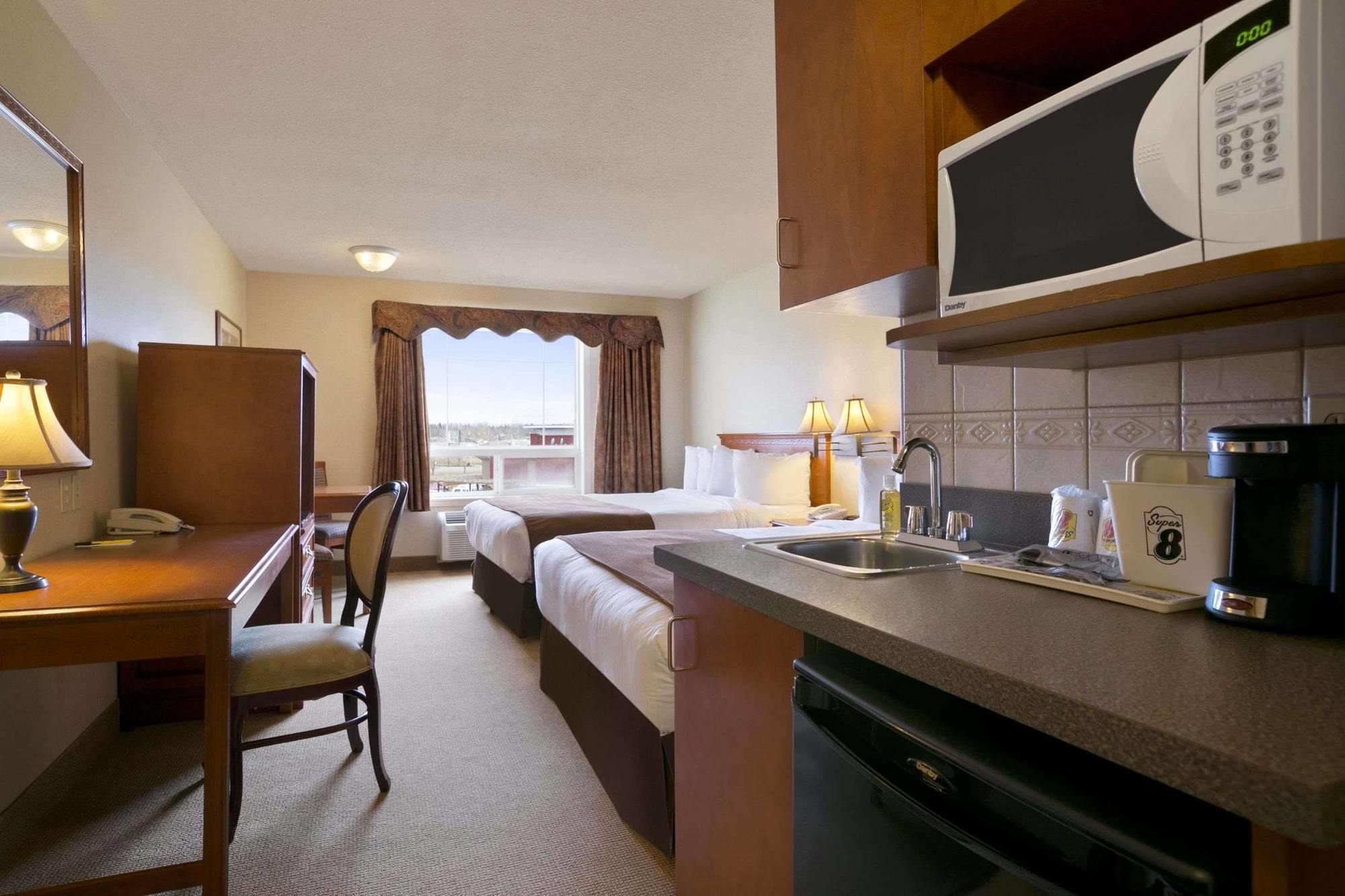 ซูเปอร์ 8 บาย วินด์แฮม ฟอร์ต เนลสัน บริติชโคลัมเบีย Hotel ฟอร์ทเนลสัน ภายนอก รูปภาพ